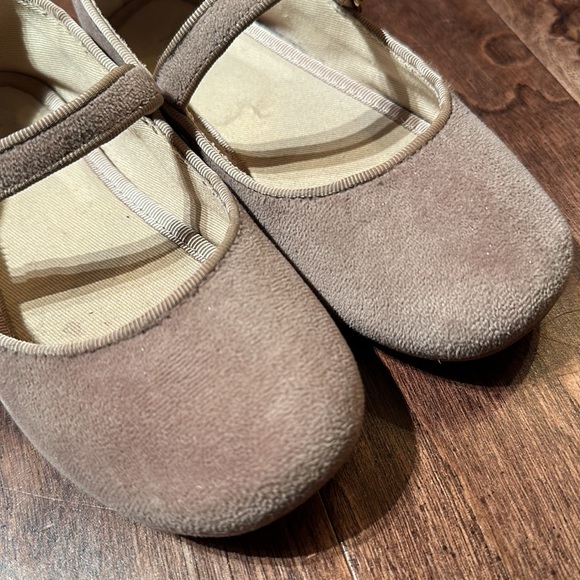 Girl Shoes - Picture 4 of 4